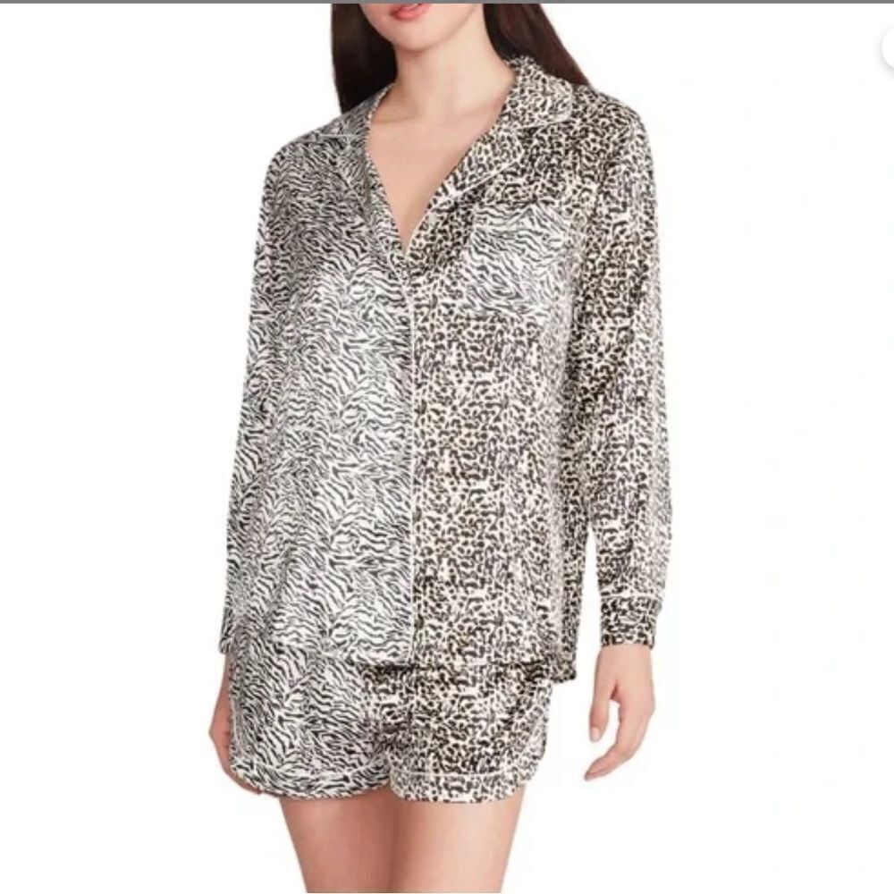 BB Dakota satin collar pajama short set Size Small